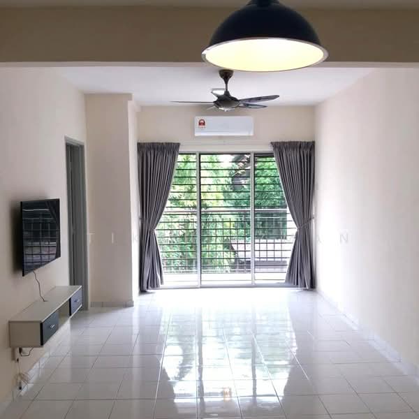 Pangsapuri untuk Dijual di Puri Pesona Apartment - Atikah Azman - Living Room - PropertyGuru.com.my