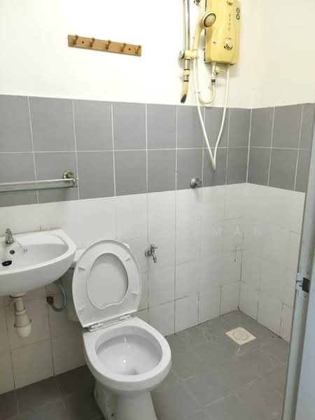 Pangsapuri untuk Dijual di Puri Pesona Apartment - Atikah Azman - Bathroom - PropertyGuru.com.my
