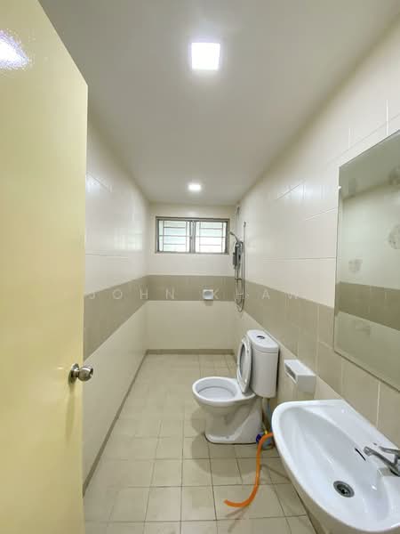 Kondominium untuk Dijual di Kinrara Mas - John Khaw - Bathroom - PropertyGuru.com.my