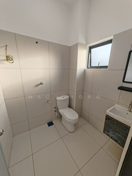 Rumah Teres 2 Tingkat untuk Dijual di Bandar Sungai Long (Selangor) - Mac Chong - Bathroom - PropertyGuru.com.my