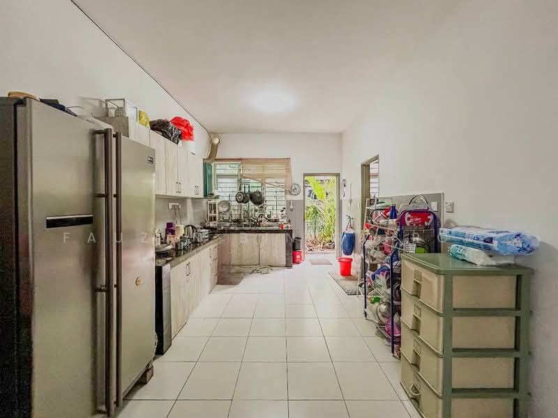 2-storey Terraced House for Sale in Bandar Puncak Alam (Puncak Alam) - Fauzan bin Sahrom - Kitchen - PropertyGuru.com.my
