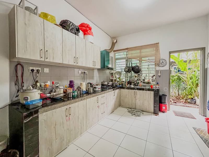 2-storey Terraced House for Sale in Bandar Puncak Alam (Puncak Alam) - Fauzan bin Sahrom - Kitchen - PropertyGuru.com.my