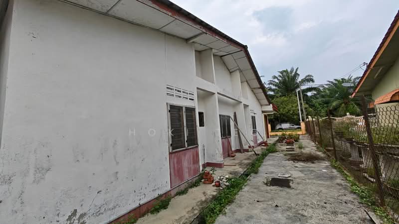 Semi-Detached House for Sale in Taman Rengit (Rengit) - Hoki Teo - Exterior - PropertyGuru.com.my