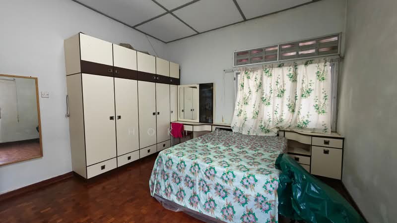 Semi-Detached House for Sale in Taman Rengit (Rengit) - Hoki Teo - Bedroom - PropertyGuru.com.my