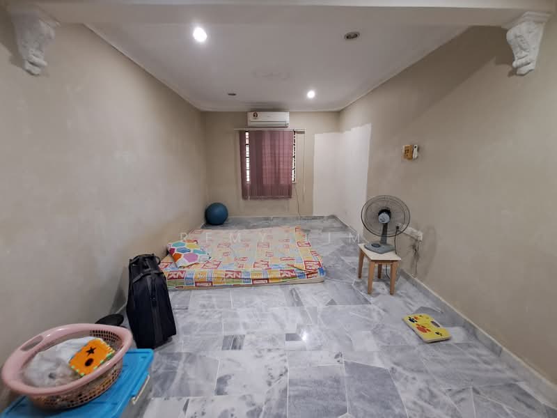 Rumah Teres 2 Tingkat untuk Disewa di Taman Mega Jaya (Ampang) - Remy Lim - Bedroom - PropertyGuru.com.my