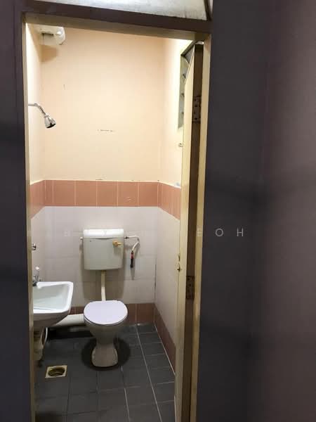 Pangsapuri untuk Dijual di Mentari Court - Bryan Yeoh - Bathroom - PropertyGuru.com.my