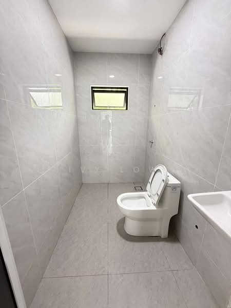 Semi-Detached House for Sale in Kampung Bahru (Johor Bahru) - Ivy Low - Bathroom - PropertyGuru.com.my