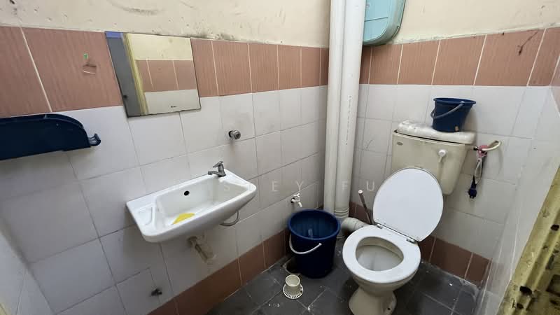 Apartment for Sale at Mentari Court - Wesley Fu - Bathroom - PropertyGuru.com.my