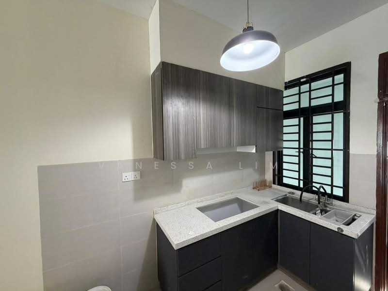 1-storey Terraced House for Sale in Taman Pelangi Indah (Ulu Tiram) - Vanessa Lim - Kitchen - PropertyGuru.com.my