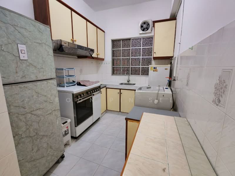 Condominium for Rent at Petaling Indah Condominiums - Boon Pin See - Kitchen - PropertyGuru.com.my