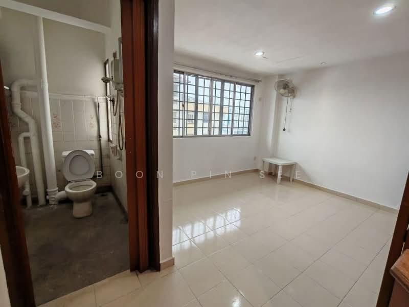 Condominium for Rent at Petaling Indah Condominiums - Boon Pin See - Bathroom - PropertyGuru.com.my