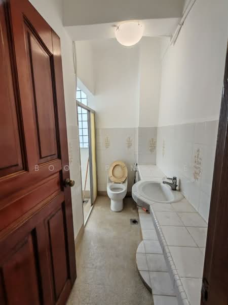 Condominium for Rent at Petaling Indah Condominiums - Boon Pin See - PropertyGuru.com.my