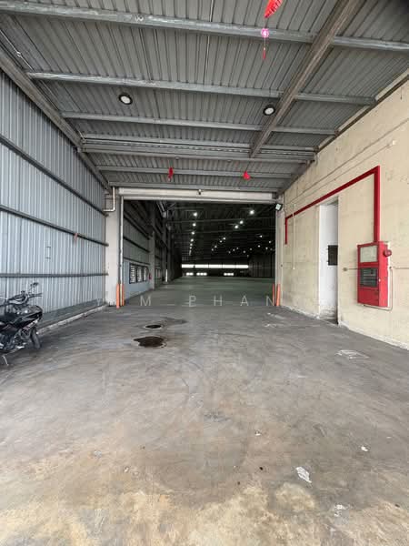 Kilang untuk Disewa di Taman Perindustrian Puchong Utama (Puchong) - Y M Phang - Entrance - PropertyGuru.com.my