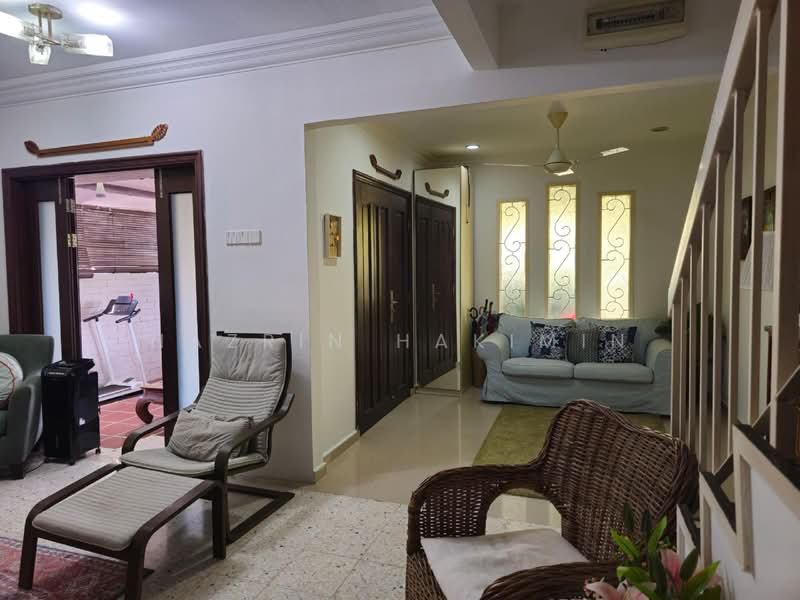 2-storey Terraced House for Sale in Taman Putra Perdana (Puchong) - Nazrin Hakimin - Living Room - PropertyGuru.com.my
