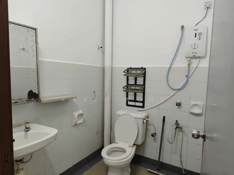 Rumah Teres 1.5 Tingkat untuk Dijual di Ulu Tiram (Johor) - Karen Wong - Bathroom - PropertyGuru.com.my