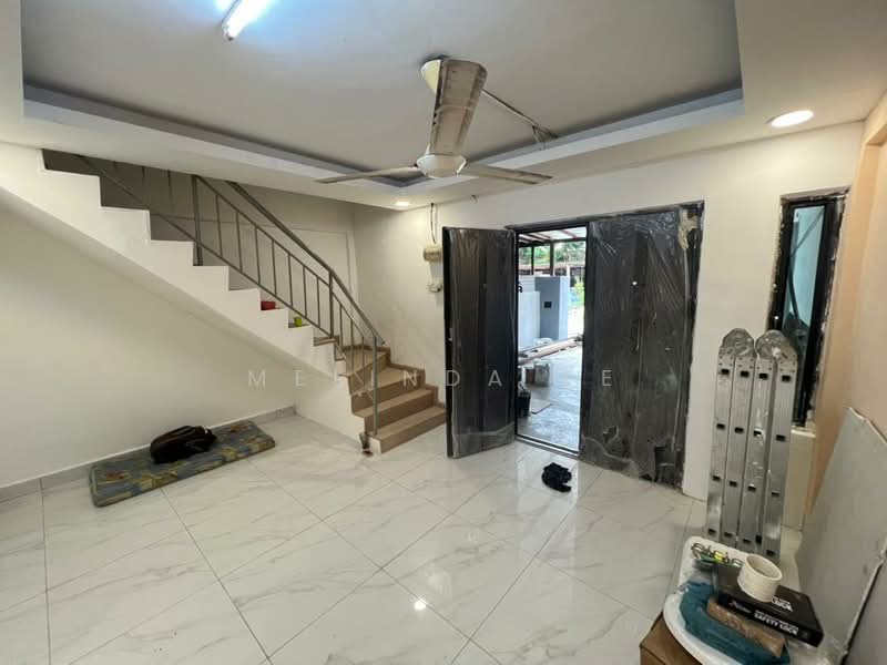 Rumah Teres 2 Tingkat untuk Dijual di Taman Mount Austin (Tebrau) - Melinda Ee - Living Room - PropertyGuru.com.my
