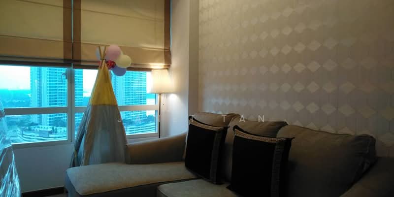 Servis Apartment untuk Dijual di Puteri Cove Residences - Janet Tan - Living Room - PropertyGuru.com.my