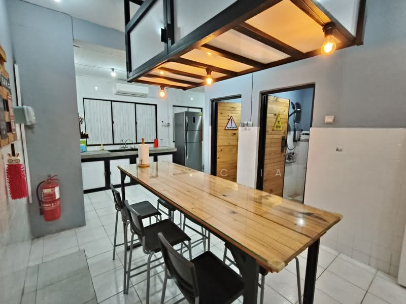 2-storey Terraced House for Rent in Taman Sungai Besi Indah (Seri Kembangan) - Henry Chia - Kitchen - PropertyGuru.com.my