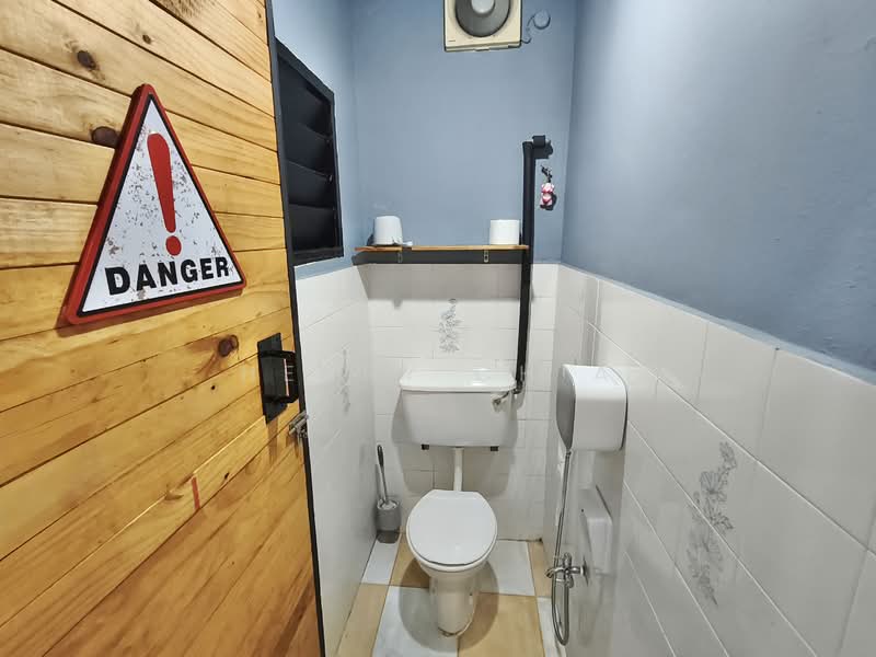 2-storey Terraced House for Rent in Taman Sungai Besi Indah (Seri Kembangan) - Henry Chia - Bathroom - PropertyGuru.com.my
