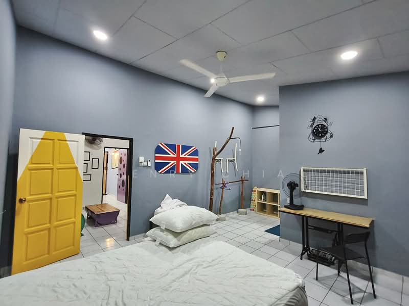 2-storey Terraced House for Rent in Taman Sungai Besi Indah (Seri Kembangan) - Henry Chia - Bedroom - PropertyGuru.com.my