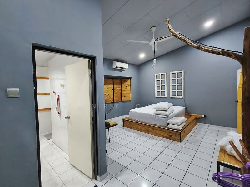 2-storey Terraced House for Rent in Taman Sungai Besi Indah (Seri Kembangan) - Henry Chia - Bedroom - PropertyGuru.com.my