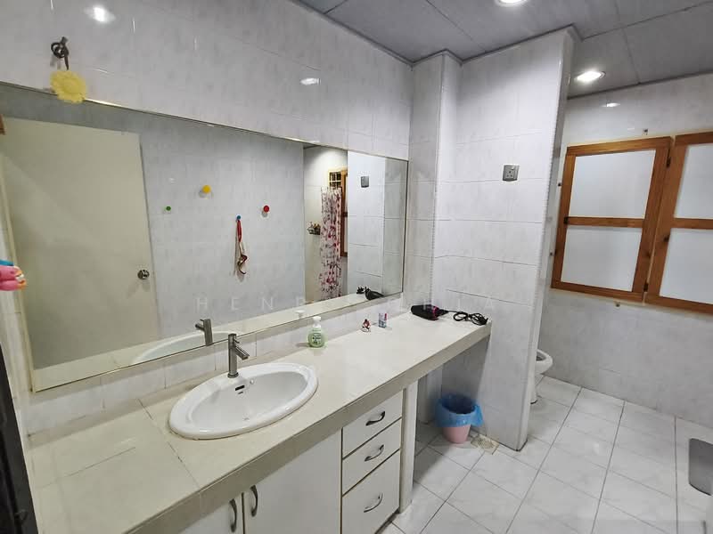 2-storey Terraced House for Rent in Taman Sungai Besi Indah (Seri Kembangan) - Henry Chia - Bathroom - PropertyGuru.com.my