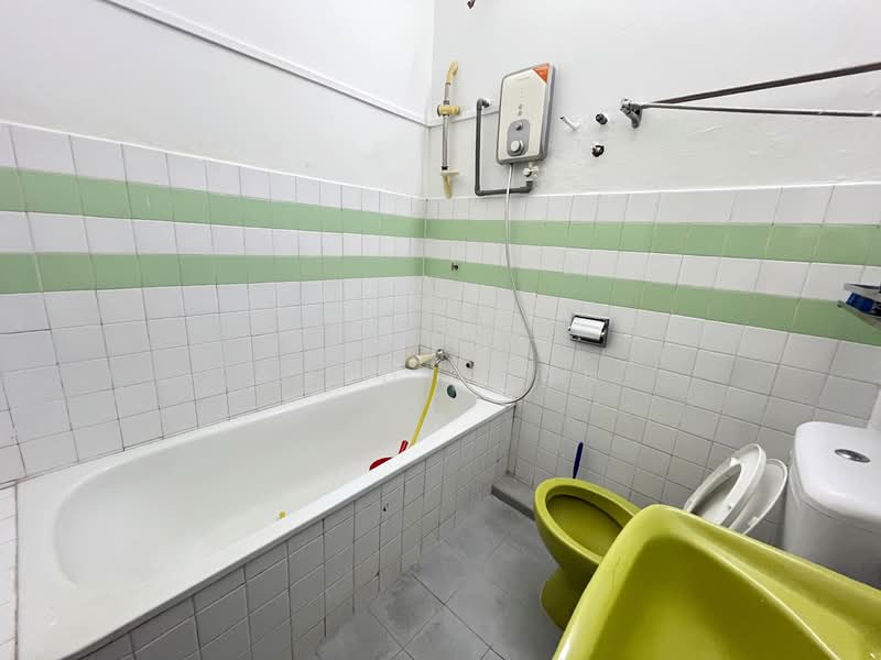 Rumah Teres 2 Tingkat untuk Dijual di Taman Chi Liung (Klang) - Anddy Gan - Bathroom - PropertyGuru.com.my