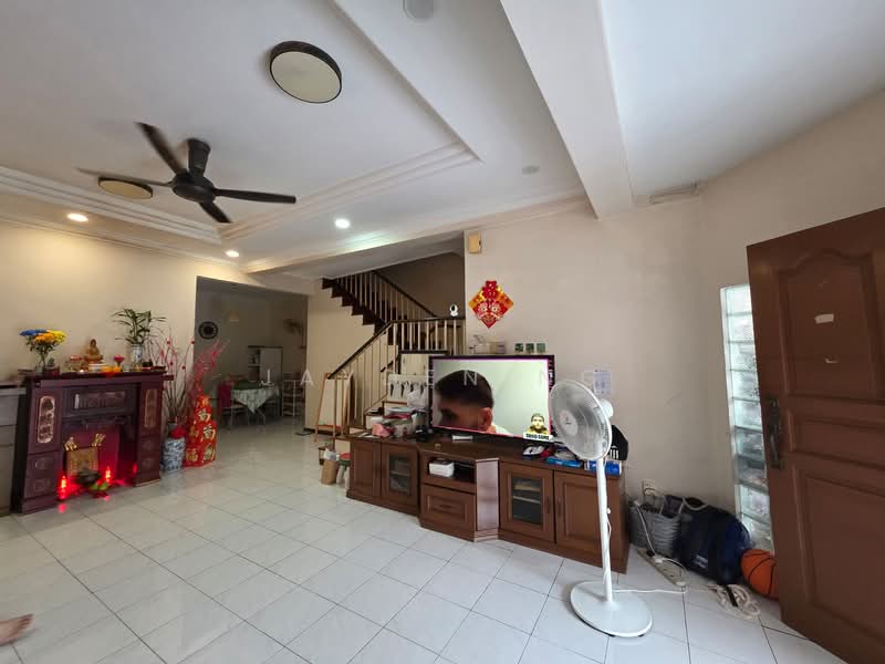 Rumah Teres 2 Tingkat untuk Dijual di Taman Daya (Johor Bahru) - Jayden Ng - Living Room - PropertyGuru.com.my