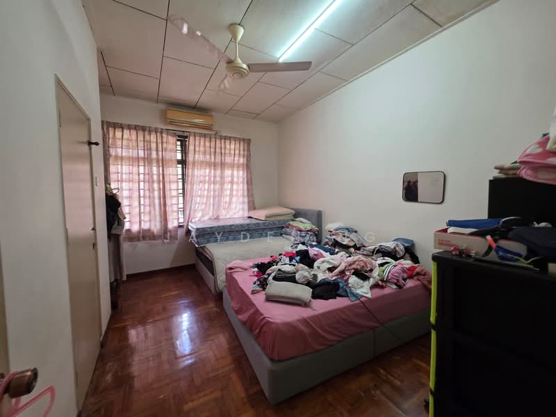 Rumah Teres 2 Tingkat untuk Dijual di Taman Daya (Johor Bahru) - Jayden Ng - Bedroom - PropertyGuru.com.my