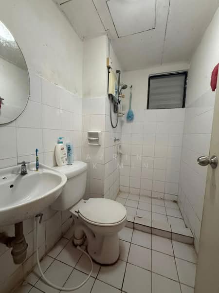 Kondominium untuk Dijual di Vista Millennium Condominium - Nazrin Hakimin - Bathroom - PropertyGuru.com.my