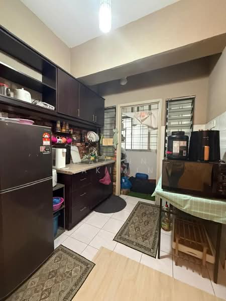 Kondominium untuk Dijual di Vista Millennium Condominium - Nazrin Hakimin - Kitchen - PropertyGuru.com.my