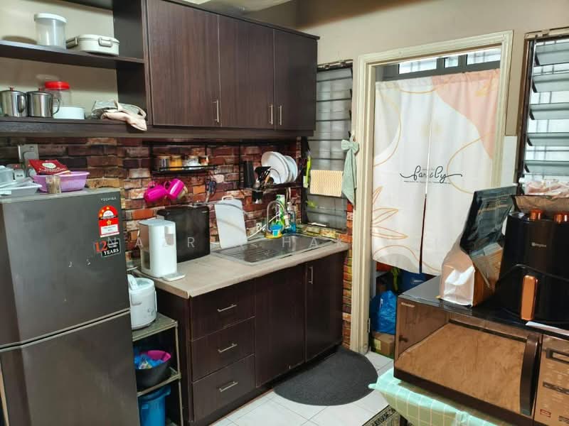 Kondominium untuk Dijual di Vista Millennium Condominium - Nazrin Hakimin - Kitchen - PropertyGuru.com.my