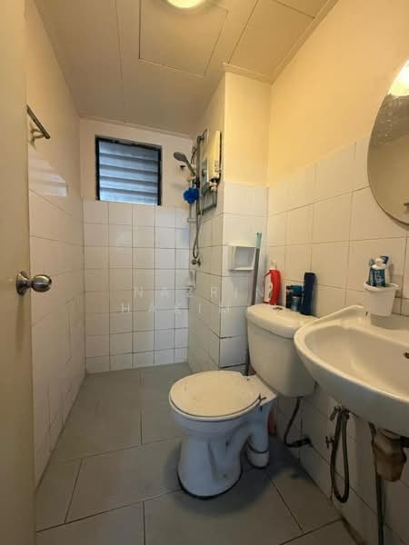 Kondominium untuk Dijual di Vista Millennium Condominium - Nazrin Hakimin - Bathroom - PropertyGuru.com.my