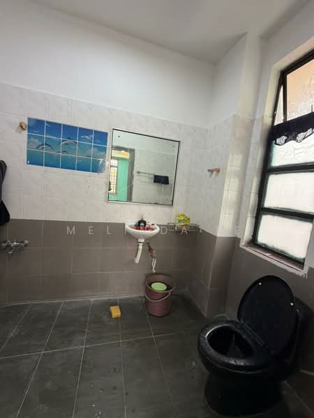 Rumah Teres 2 Tingkat untuk Dijual di Bandar Seri Alam (Masai) - Melinda Ee - Bathroom - PropertyGuru.com.my