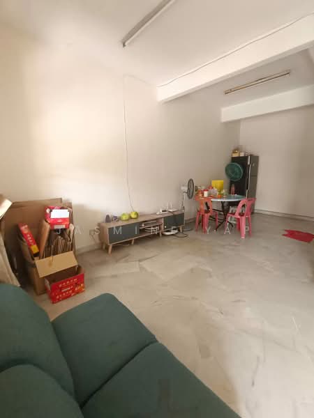 Rumah Teres 2 Tingkat untuk Dijual di Taman Mutiara Bukit Kemuning (Shah Alam) - Jasmine Yap - Living Room - PropertyGuru.com.my