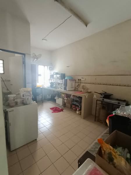 Rumah Teres 2 Tingkat untuk Dijual di Taman Mutiara Bukit Kemuning (Shah Alam) - Jasmine Yap - Kitchen - PropertyGuru.com.my