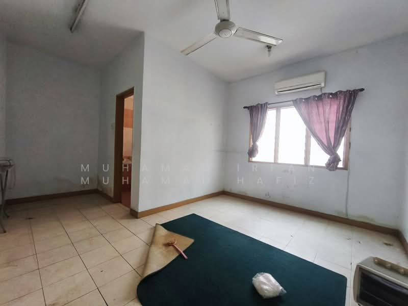 Rumah Teres 3 Tingkat untuk Dijual di Seksyen U5 (Shah Alam) - Muhamad Irfan Muhamad Hafiz - Bedroom - PropertyGuru.com.my
