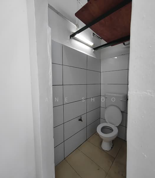 Factory for Rent in Jalan Klang Lama (Old Klang Road) (Kuala Lumpur) - Jane Shoo - Bathroom - PropertyGuru.com.my
