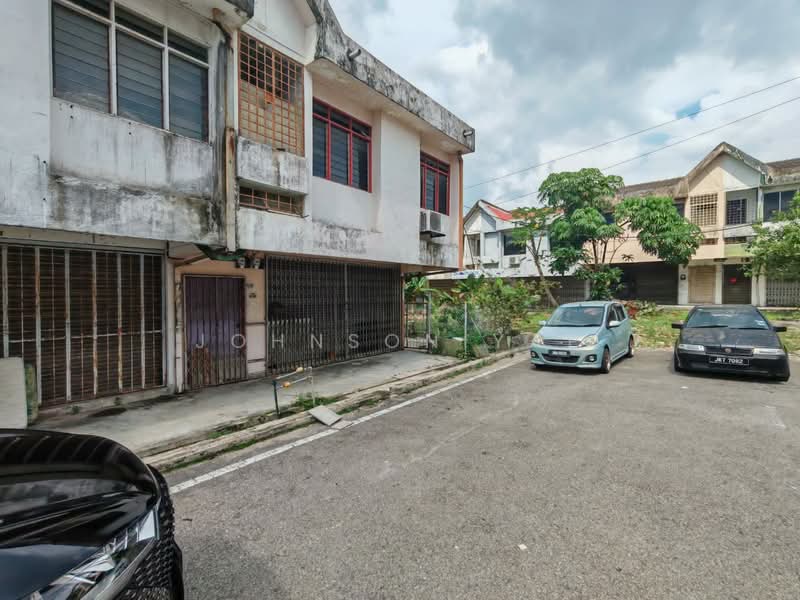 Shop for Sale in Taman Damai Jaya (Skudai) - Johnson Yap - Exterior - PropertyGuru.com.my