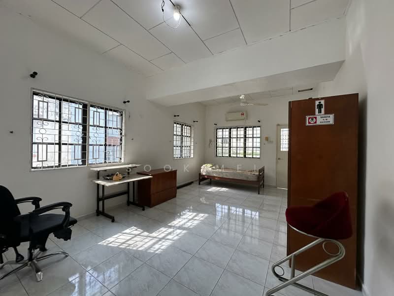 Semi-Detached House for Sale in Taman Westpool (Ipoh) - Sook Mei - Bedroom - PropertyGuru.com.my