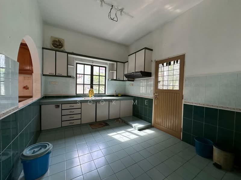 Semi-Detached House for Sale in Taman Westpool (Ipoh) - Sook Mei - Kitchen - PropertyGuru.com.my