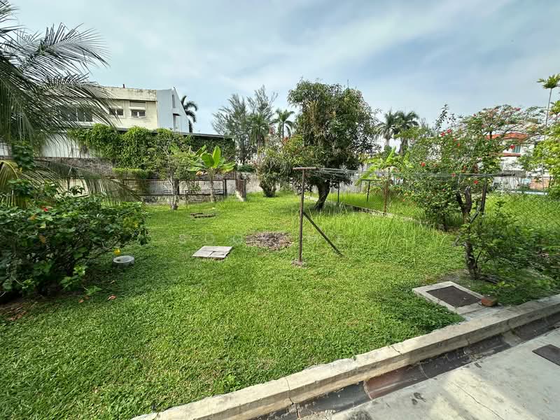 Semi-Detached House for Sale in Taman Westpool (Ipoh) - Sook Mei - Garden - PropertyGuru.com.my