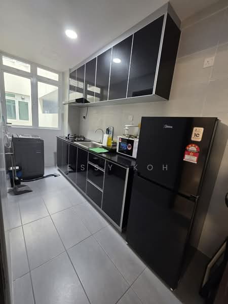 Servis Apartment untuk Disewa di KSL Residence @ Daya - Jessy Koh - Kitchen - PropertyGuru.com.my