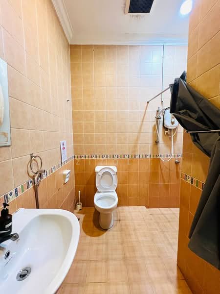 2-storey Terraced House for Sale in Kota Damansara (Selangor) - Azizol . - Bathroom - PropertyGuru.com.my