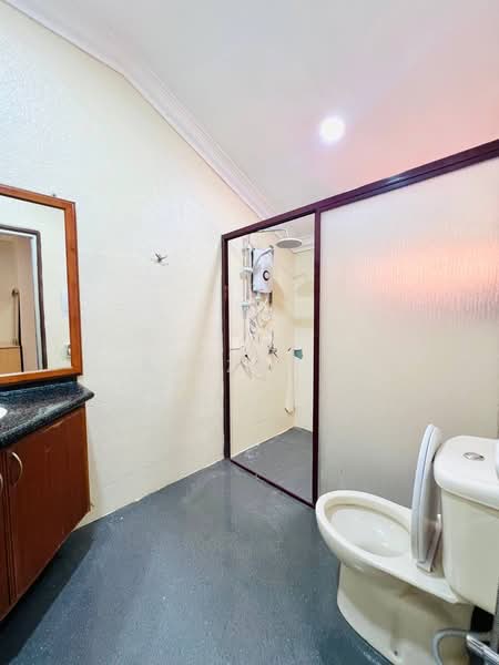 2-storey Terraced House for Sale in Kota Damansara (Selangor) - Azizol . - Bathroom - PropertyGuru.com.my