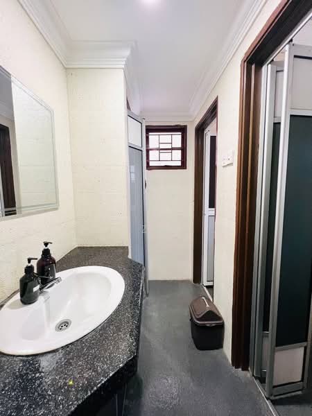 2-storey Terraced House for Sale in Kota Damansara (Selangor) - Azizol . - Bathroom - PropertyGuru.com.my