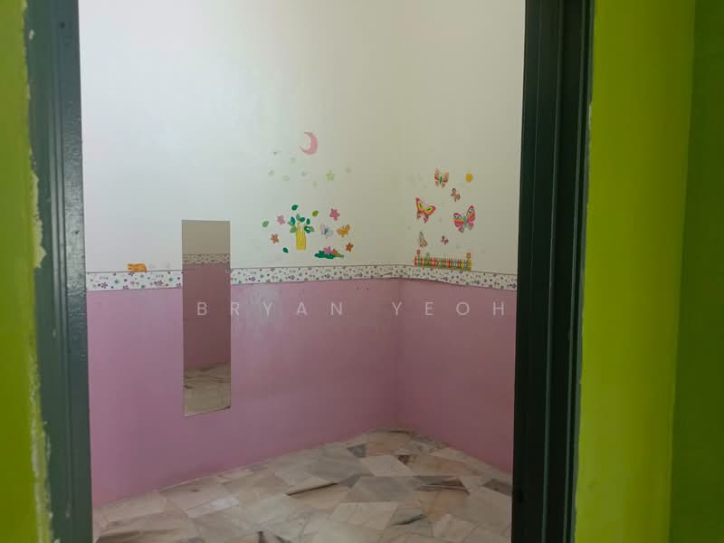 Rumah Teres 1 Tingkat untuk Dijual di Kampung Jalan Kebun (Shah Alam) - Bryan Yeoh - Bedroom - PropertyGuru.com.my