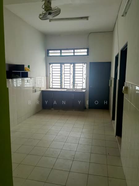 Rumah Teres 1 Tingkat untuk Dijual di Kampung Jalan Kebun (Shah Alam) - Bryan Yeoh - Kitchen - PropertyGuru.com.my