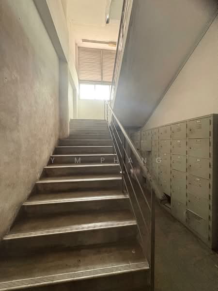 Warehouse for Rent in Taman Perindustrian Puchong Utama (Puchong) - Y M Phang - Corridor - PropertyGuru.com.my