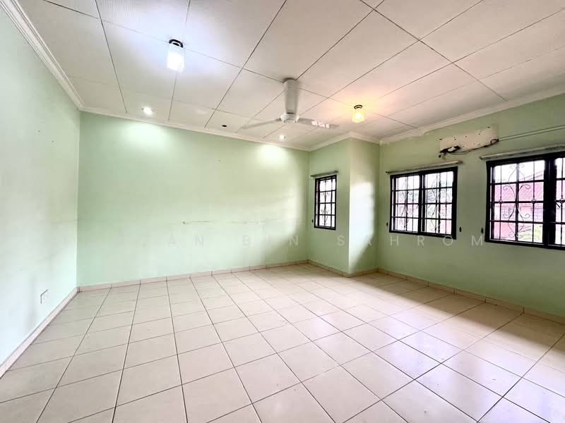 Rumah Teres 2 Tingkat untuk Dijual di Bandar Tun Hussein Onn (Cheras) - Fauzan bin Sahrom - Living Room - PropertyGuru.com.my